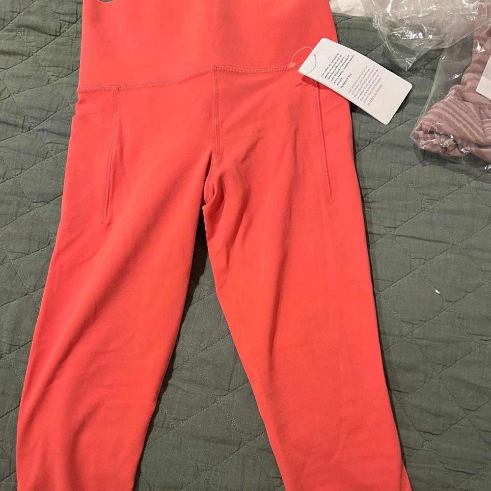 Brand new, never worn, XS, Athleta Salutation Stash Leggings